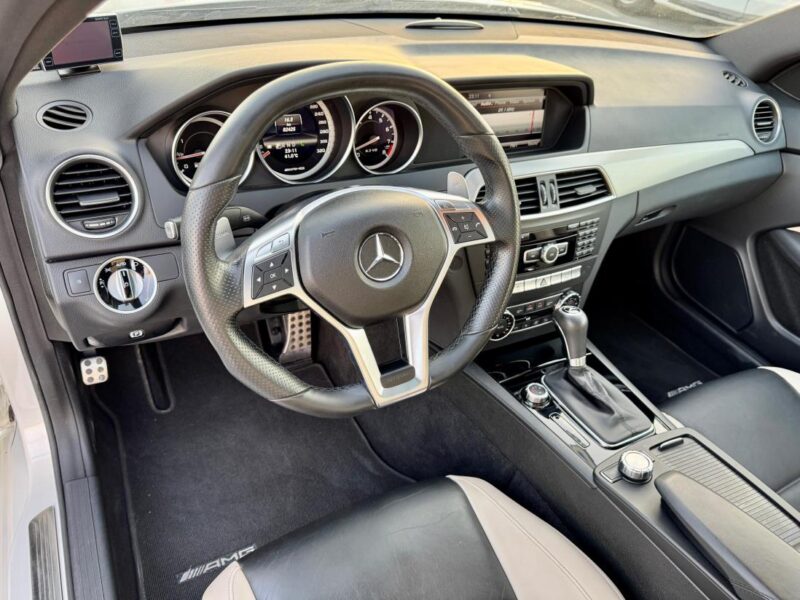 2013 Mercedes-Benz C 63 AMG 6.2 L V8 Engine White Black