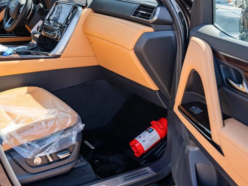 2025 Lexus LX-Series LX 600 Signature 3.5L V6 Twin-Turbocharged Black Tan