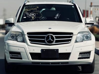 2011 Mercedes-Benz GLK-Class GLK 300 4matic Neat and Clean Car White Black