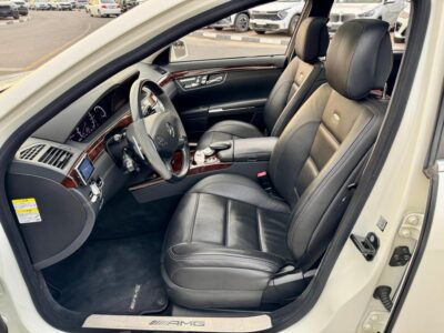 2012 Mercedes Benz S 63 AMG 5.5-liter twin-turbo V8 Engine White Black