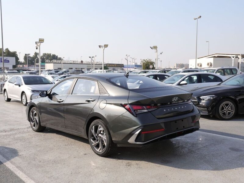 2025 Hyundai Elantra 4 Cylinder Engine Grey Black