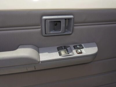 2025 Toyota Land Cruiser 70 4.0L V6 M/T White Grey GCC Specs