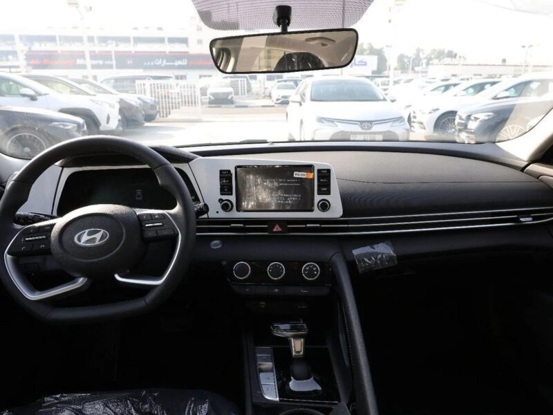 2025 Hyundai Elantra 4 Cylinder Engine Grey Black