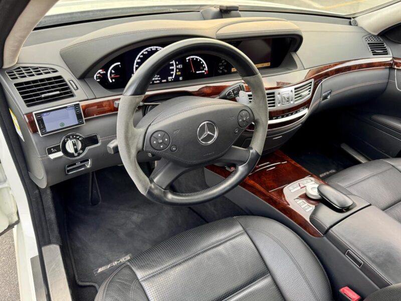 2012 Mercedes Benz S 63 AMG 5.5-liter twin-turbo V8 Engine White Black