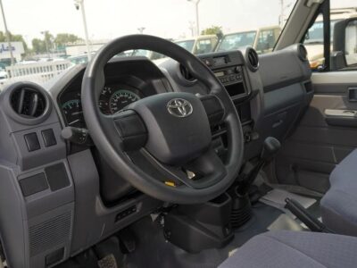 2025 Toyota Land Cruiser 70 4.0L V6 M/T White Grey GCC Specs