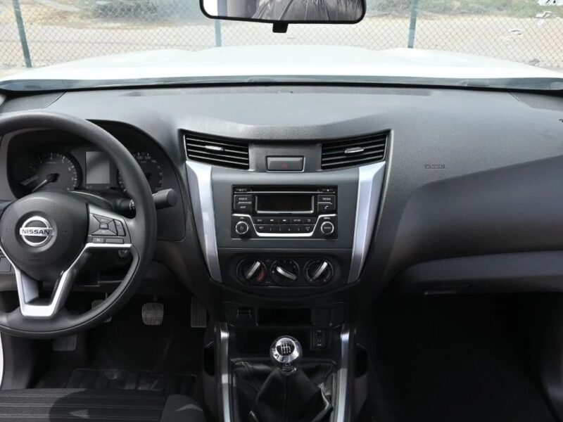2023 Nissan Navara NISSAN NAVARA 2.5 PETROL SE 4X2 MT DC PLUS White Black