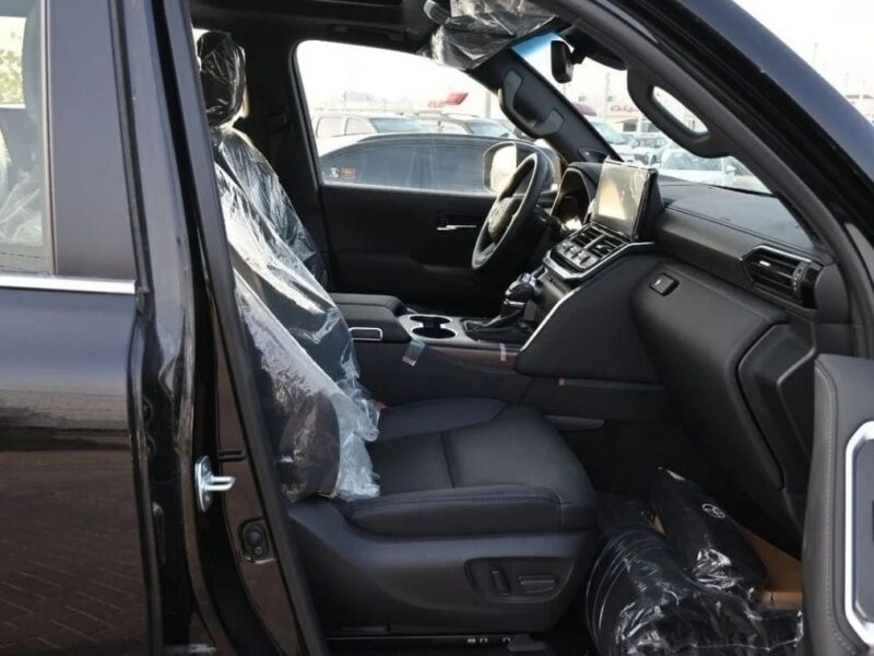 2022 Toyota Land Cruiser TOYOTA LC300 3.3L VX+ DIESEL 6 CYLINDER Black