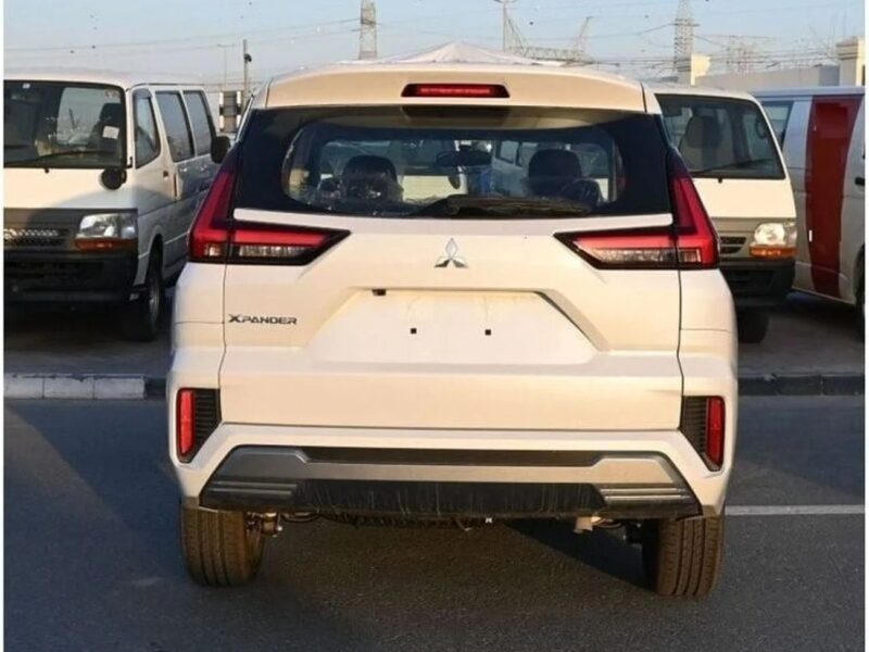 2024 Mitsubishi Xpander MITSUBISHI XPANDER 1.5L PREMIUM AT White Black