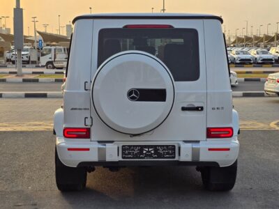 Mercedes-Benz AMG G63 4.0L V8 Biturbo Twin-Turbo 2022 White Black
