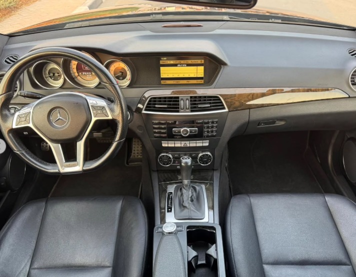 2012 MERCEDES BENZ C350 V6 AUCTION GRADE 4/B Black