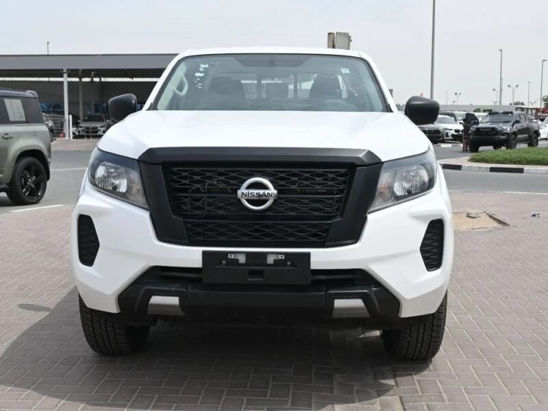 2023 Nissan Navara NISSAN NAVARA 2.5 PETROL SE 4X2 MT DC PLUS White Black