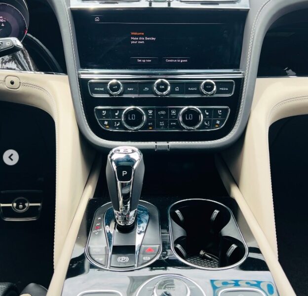 2023 BENTLEY BENTAYGA 4.0L Twin-Turbocharged V8 Black Beige CHASSIS GUARANTEE