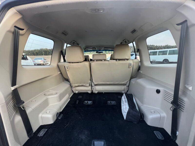 2014 Mitsubishi Pajero GLS V6 4X4 GCC Specs Grey Beige