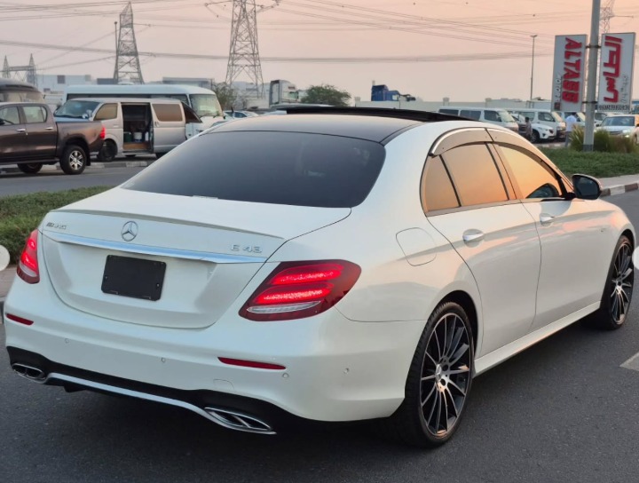 2018 MERCEDES BENZ E43 AMG V6 AUCTION GRADE 4.5/B White Black