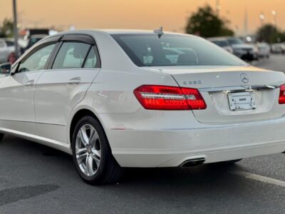 2012 Mercedes-Benz E 350 3.5 Liters V6 Engine White Black