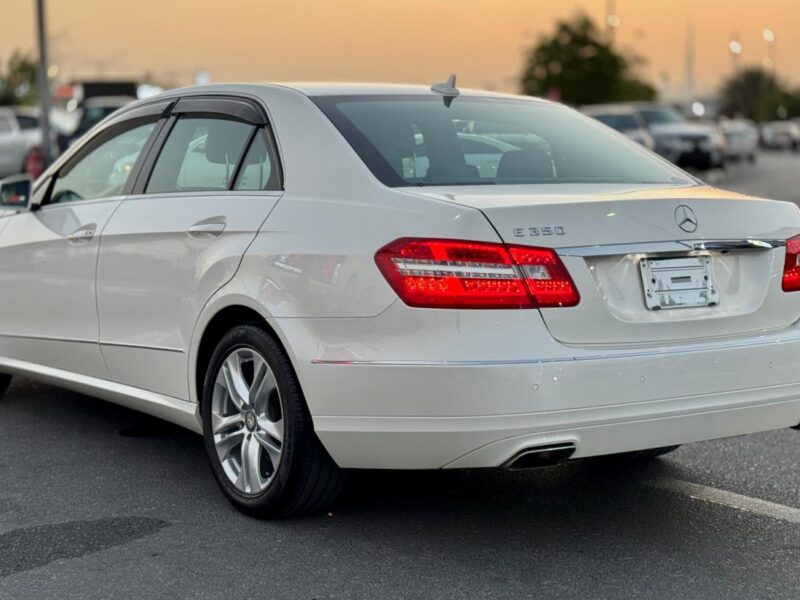 2012 Mercedes-Benz E 350 3.5 Liters V6 Engine White Black
