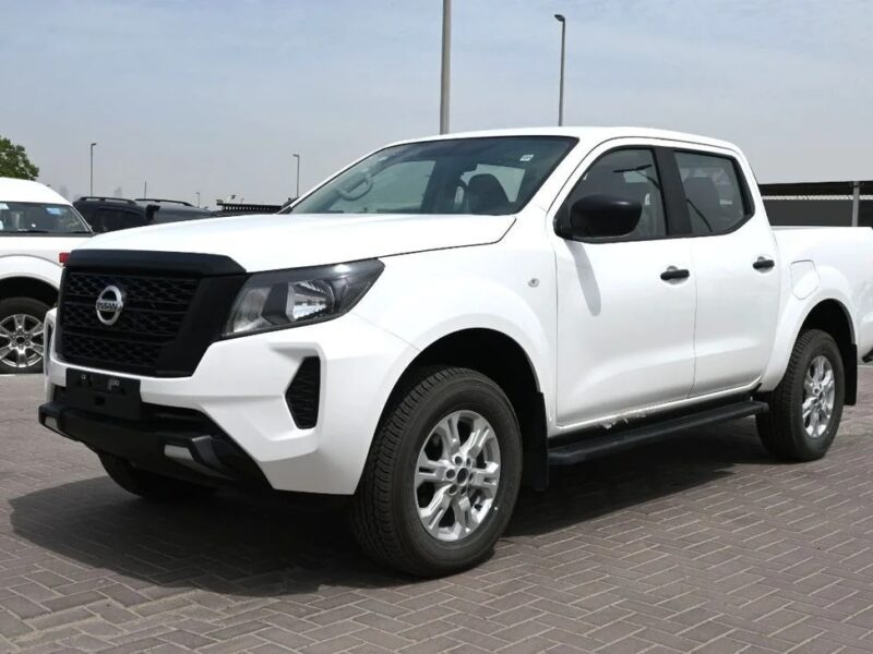 2023 Nissan Navara NISSAN NAVARA 2.5 PETROL SE 4X2 MT DC PLUS White Black