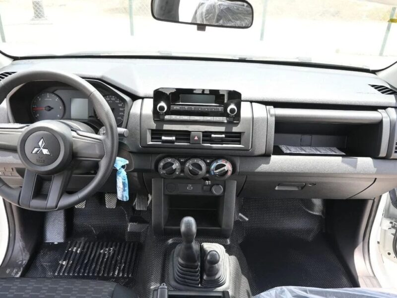 Mitsubishi L200 MITSUBISHI L200 2.4L GL DIESEL DCABIN 4X4 5M/T 2025 White Black