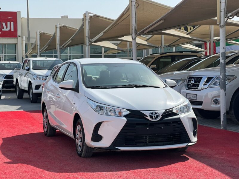 2022 Toyota Yaris1.5 L Engine GCC Specifications White Beige