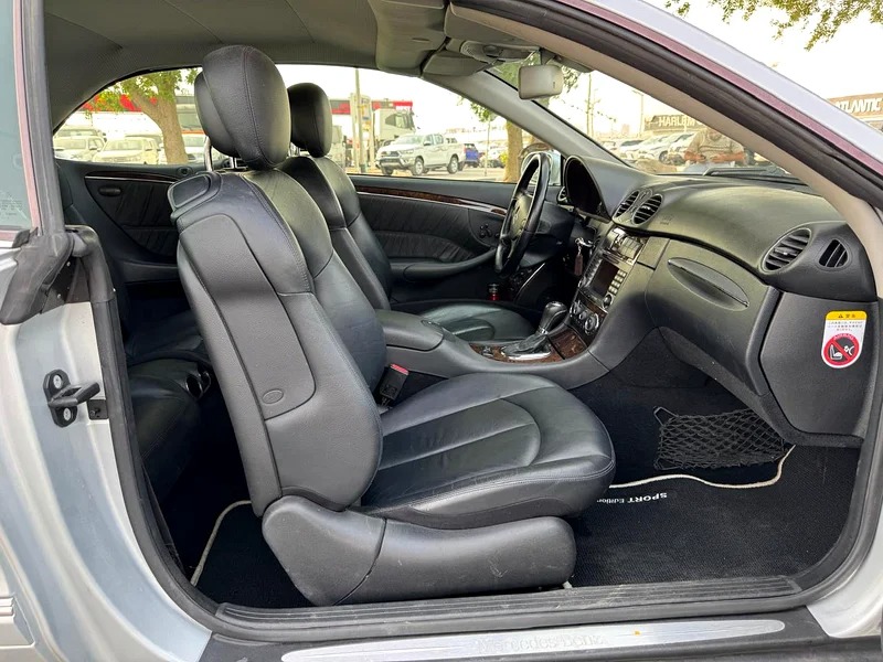 2007 Mercedes-Benz CLK-Class CLK 350 Neat & Clean Car Silver Black