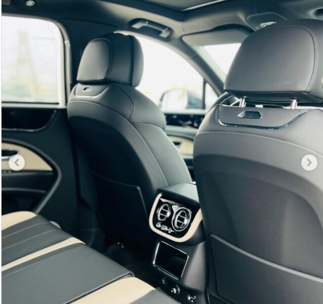 2023 BENTLEY BENTAYGA 4.0L Twin-Turbocharged V8 Black Beige CHASSIS GUARANTEE