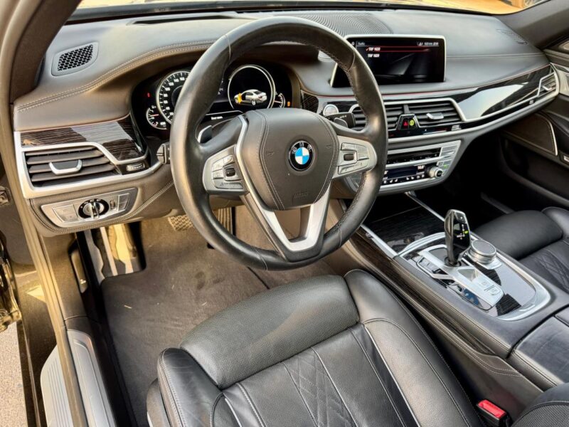 BMW 750 LI BMW BLACK 2017 A/T Petrol