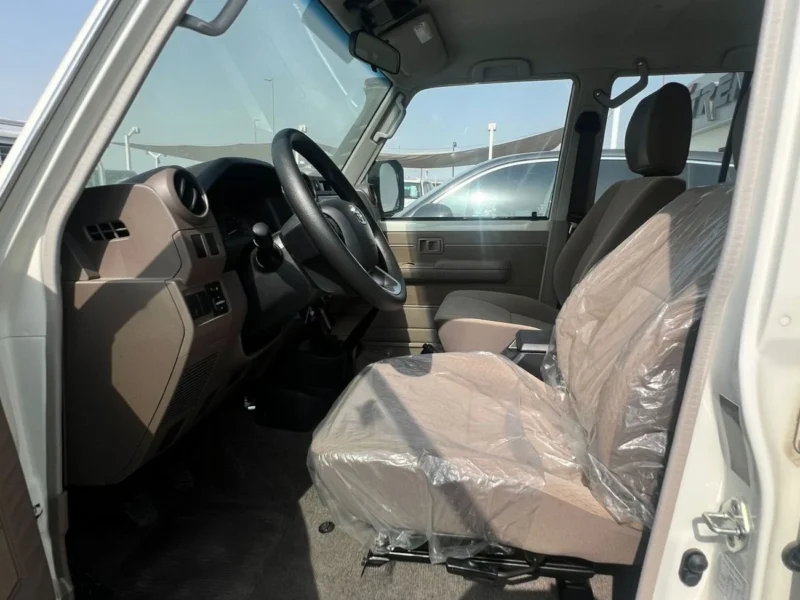 2025 Toyota Land Cruiser LC 78 HARDTOP White Brown Manual