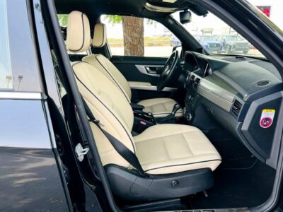 2010 Mercedes-Benz GLK-Class GLK 300 4matic Neat & Clean Car Black Beige