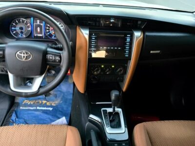 2019 Toyota Fortuner EXR 4 Cylinder Engine SUV White Brown