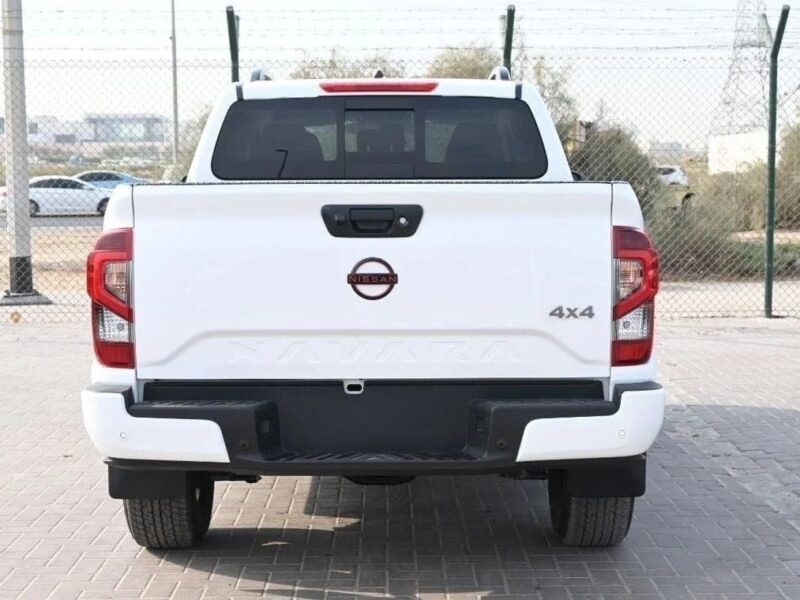 NISSAN NAVARA 2.5L DIESEL PRO4X 4X4 WHITE DC AT 2025 White Grey