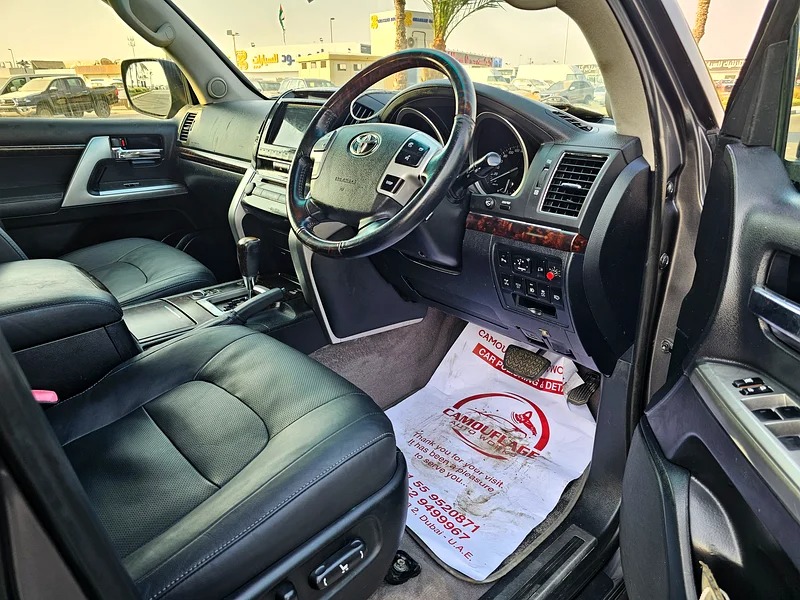 2012 Toyota Land Cruiser 5.7L 8 Cylinder Engine Grey Black