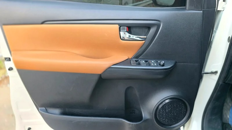 2019 Toyota Fortuner EXR 4 Cylinder Engine SUV White Brown