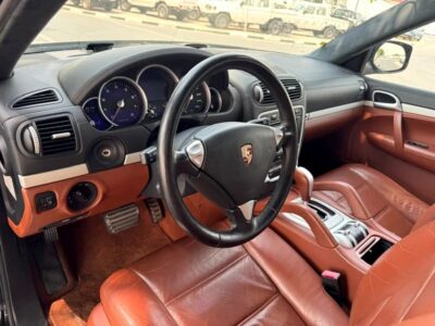 2009 Porsche Cayenne Turbo 8 Cylinder Engine Neat & Clean Car Black Brown