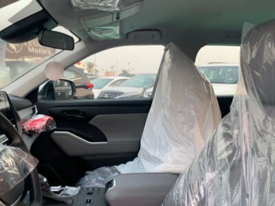 2024 Toyota Highlander 2.5L Inline‑4 Hybrid + CVT AWD White Beige