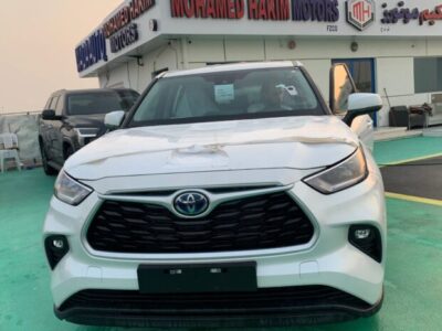 2024 Toyota Highlander 2.5L Inline‑4 Hybrid + CVT AWD White Beige
