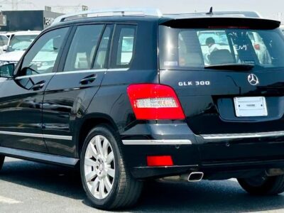 2010 Mercedes-Benz GLK-Class GLK 300 4matic Neat & Clean Car Black Beige