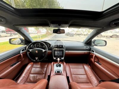 2009 Porsche Cayenne Turbo 8 Cylinder Engine Neat & Clean Car Black Brown