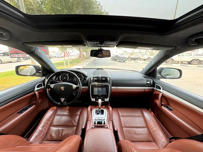 2009 Porsche Cayenne Turbo 8 Cylinder Engine Neat & Clean Car Black Brown