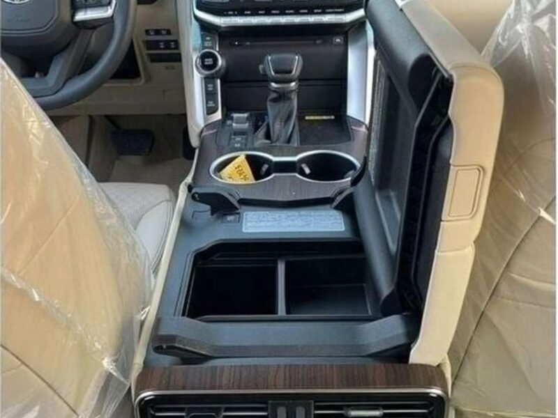 Toyota Land Cruiser TOYOTA LC300 3.5L VX+EUROPE FULL OPTION 2022 White Beige