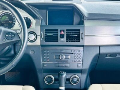 2010 Mercedes-Benz GLK-Class GLK 300 4matic Neat & Clean Car Black Beige