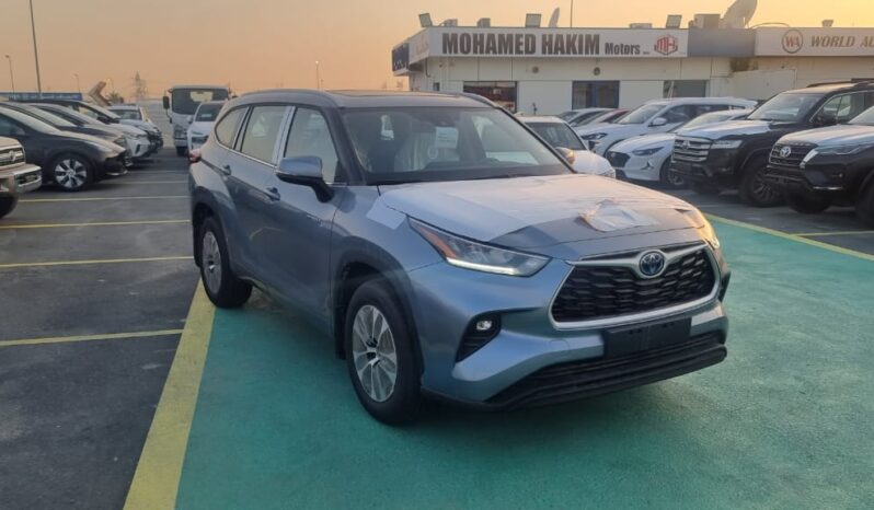 2024 Toyota Highlander 2.5 L inline‑4 Hybrid Grey Beige
