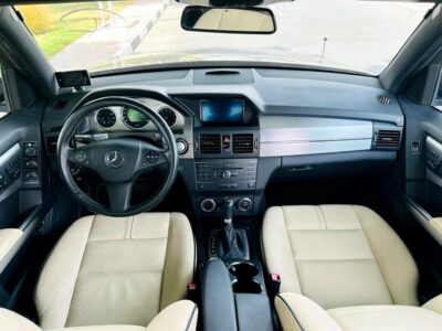 2010 Mercedes-Benz GLK-Class GLK 300 4matic Neat & Clean Car Black Beige