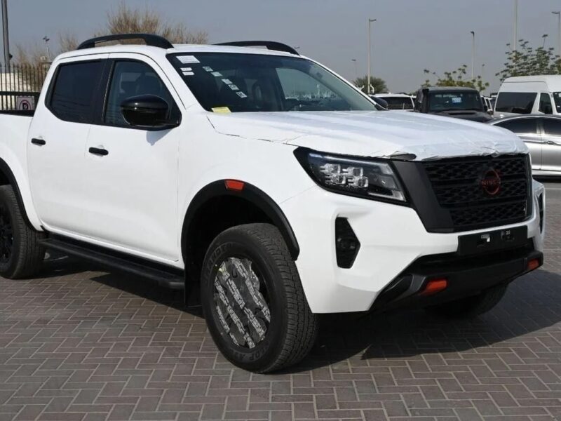 NISSAN NAVARA 2.5L DIESEL PRO4X 4X4 WHITE DC AT 2025 White Grey