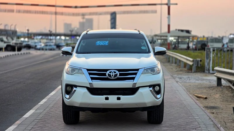 2019 Toyota Fortuner EXR 4 Cylinder Engine SUV White Brown
