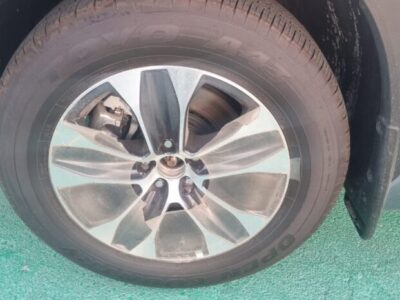 2024 Toyota Highlander 2.5 L inline‑4 Hybrid Grey Beige