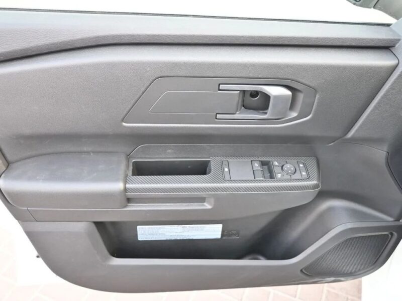 2026 Mitsubishi L200 L200 2.4L GL SCAB 4WD 5MT DIESEL M-LINE White Grey