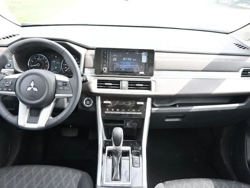 2024 Mitsubishi Xpander MITSUBISHI XPANDER 1.5L PREMIUM A/T PETROL Silver