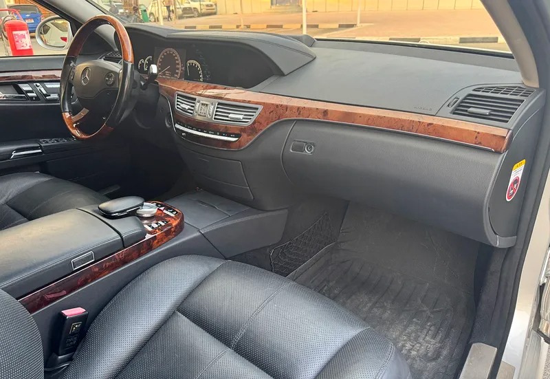 2008 Mercedes-Benz S-Class S 550 in Perfect Condition Silver Black