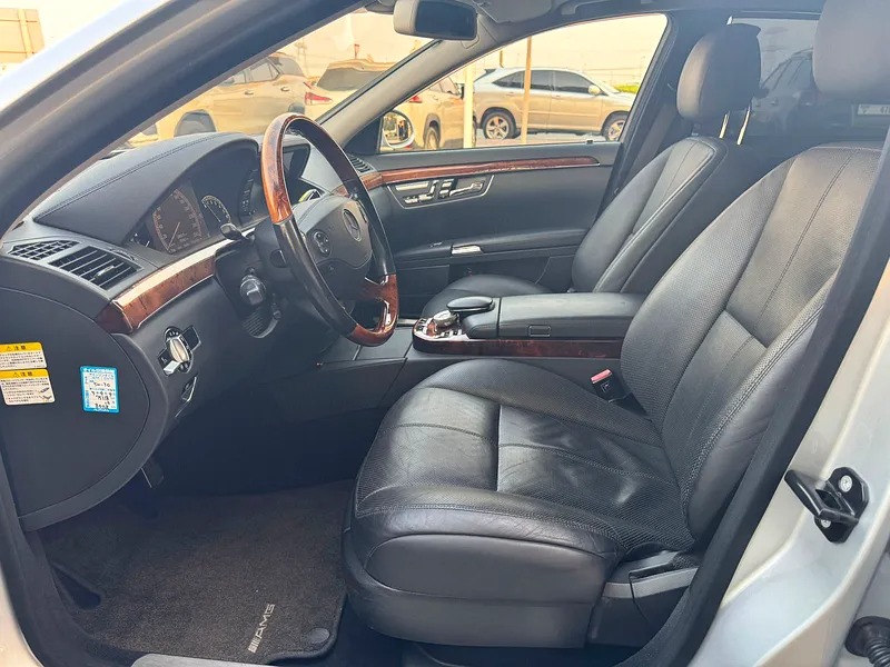 2008 Mercedes-Benz S-Class S 550 in Perfect Condition Silver Black