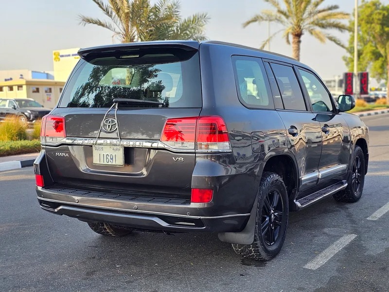 2012 Toyota Land Cruiser 5.7L 8 Cylinder Engine Grey Black